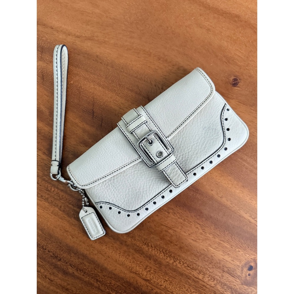 Vintage Coach SoHo Wristlet With Buckle Hangtag Pebbled Leather Bone Off White